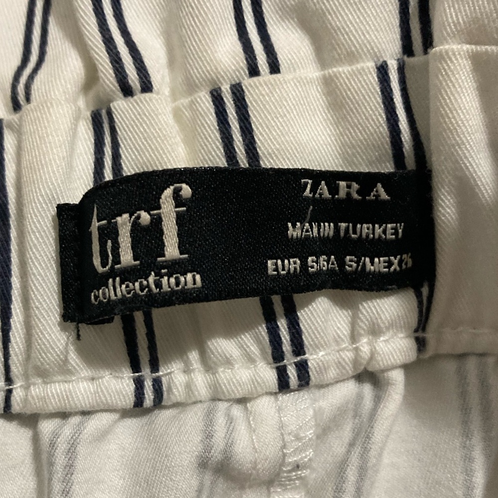 ZARA Tiefront High Waisted
Striped Shorts Size: Small - Picture 10 of 12